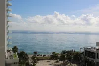 Beautiful OCEAN-VIEW apartment, right ON THE BEACH