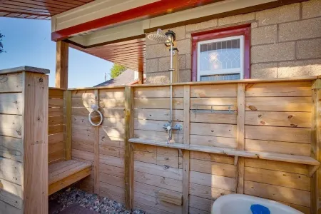 Atchison 1870 Farmhouse Отели в г. Шеннон