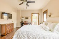 Boutique Luxury in Upscale Area with Private Entry & Bath, Villa A