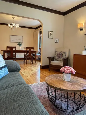 Cate's Place:  Charming home just minutes from Ice Age Trail & Neshotah Beach