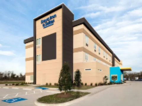 Days Inn & Suites by Wyndham Beaumont West / I-10 & Walden Hotels in Beaumont