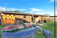 Pool - Playset - Stadiums - 6 Beds!