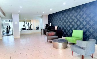 La Quinta Inn & Suites by Wyndham Orlando Universal Area