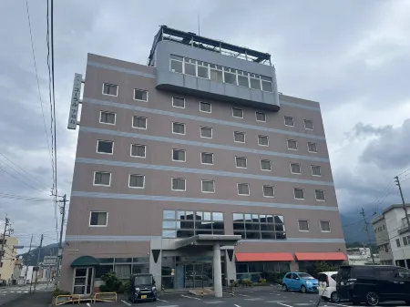Hotel Coral Uwajima Отели рядом с достопримечательностью «Ehime Prefecture Museum of History and Culture»