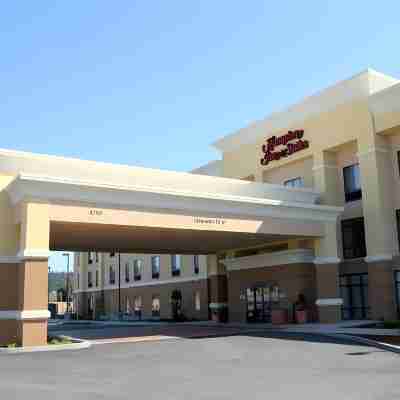 Hampton Inn & Suites Arcata Hotel Exterior