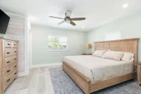 Waterfront, oceanview renovated pvt. 3 bedroom, 3.5 bath with pool and dockage.