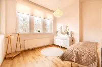 Casita Loft with 80 sqm (air-conditioned), with good transport connections Frauenarztpraxis Dr. Birgit Schreiber-Solenski 주변 호텔