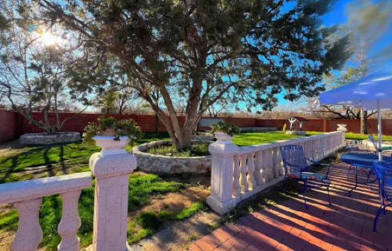 Spacious 4-bedroom house with AC and WiFi in charming Tumacacori-Carmen