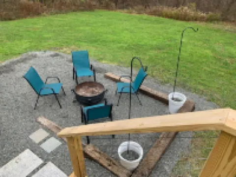 Charming 2-bedroom home in quaint Newfield with WiFi