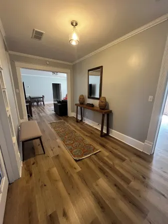 Charming 3 bedroom - Two Blocks from the Fountain Отели в г. Сомерсет