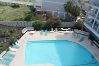 Charming 2-bedroom condo in peaceful Murrells Inlet with WiFi and pool. 브룩그린 가든스 주변 호텔