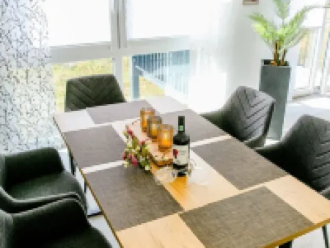 Windland apartment house on Lake Goitzsche for 8 people with lake view Hotels in Pouch