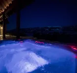 Luxury NEW SKI 2 bdroom Condo on the River
