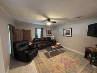 Charming 2-bedroom bungalow with WiFi and AC in brilliant Stillwater