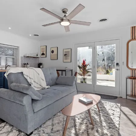Private Garden Retreat - King Bed - mins TMH + Downtown + FSU!