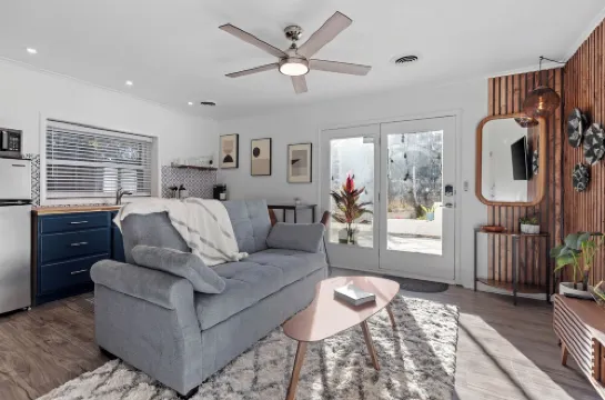 Private Garden Retreat - King Bed - mins TMH + Downtown + FSU!