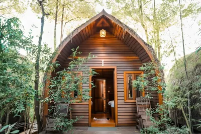 Bamboo Bungalow Hotel a 