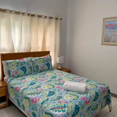 S1 BP Steps to Beach Отели рядом с достопримечательностью «Камана Бэй»