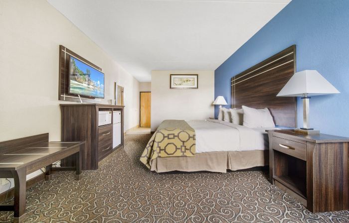 Baymont by Wyndham Muncie Near Ball State University