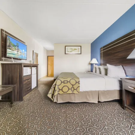 Baymont by Wyndham Muncie Near Ball State University