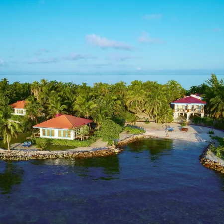 Ray Caye Island Resort