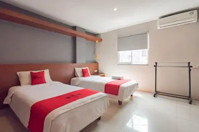 RedDoorz Plus @ Dago Pojok 3 Hotel a Coblong