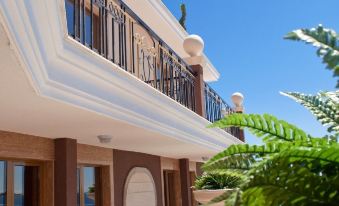 Golden Rainbow Beach Hotel