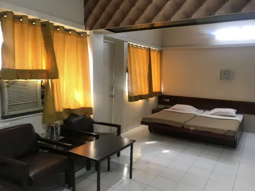 Maurya Residency - 2 ดาว