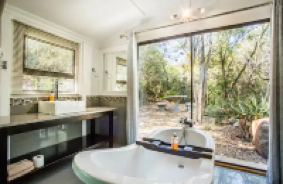 Old Mill Lodge, Seasonal Working Ostrich Farm & Restaurant, Oudtshoorn