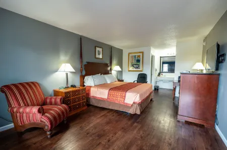 American Inn & Suites Russellville Отели в г. Бейлисс Тауншип