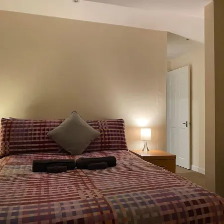 Apartment - Sleeps 2 - Pet Friendly - Parking