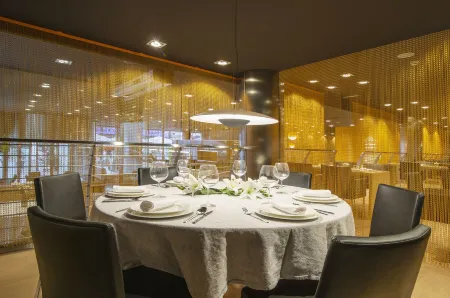 Hotel Starc by Pierre & Vacances Premium Отели рядом с достопримечательностью «Plaça de la Rotonda»