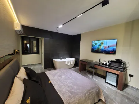 La Mirage Suites & Apartments Отели рядом с достопримечательностью «Площадь Скандербега»