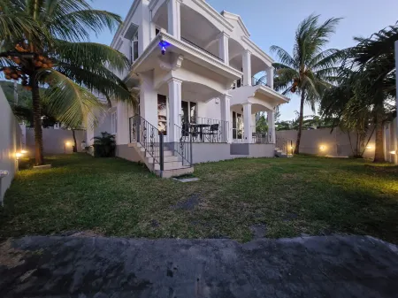 Tam Studio Отели рядом с достопримечательностью «Эксплорерс Маврикий»