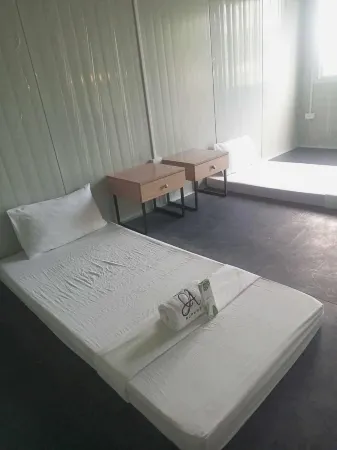 The Waves at Socorro Baler( Hotel A) Отели рядом с достопримечательностью «Dingalan Aurora Grotto»