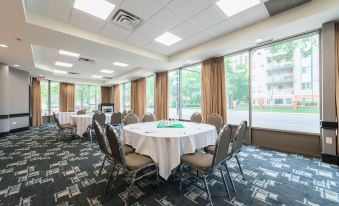 Holiday Inn Express Edmonton Downtown