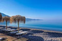 Upscale Modern Escape in the Historic Center فنادق في Messini
