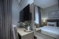 ディジェイズ ホームズ アンド ショートレッツ