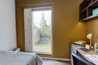 Hox Park Hotels near Egham Museum (The Literary Institute)
