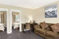 Days Inn by Wyndham Golden Hotels in Golden