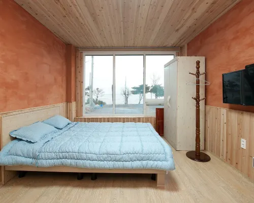 Sunrise Yeodaji Pension Hotels in Jangheung-gun