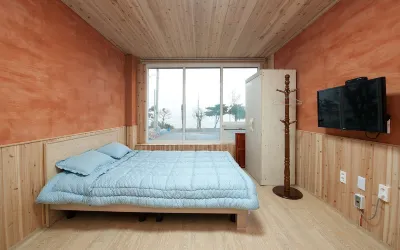 Sunrise Yeodaji Pension Hotels in Jangheung-gun