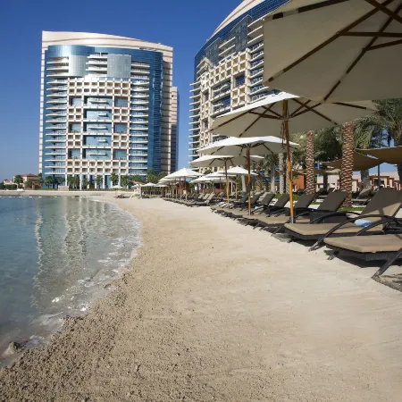 Bab Al Qasr Hotel