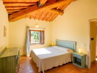 Apartment in a Modern Holiday Home in Anghiari - Swimmingpools