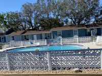 Gulf Coast Inn - Beach