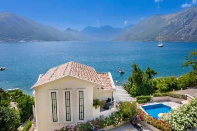 Hotel Palazzo del Mare - Essenza Hotels in Dobrota