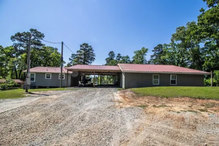 TWIN PINES - 6 Bedroom - 3 Bath - Houses