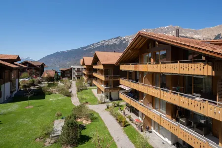Chalet Apartments Iseltwald Отели в г. Изельтвальд
