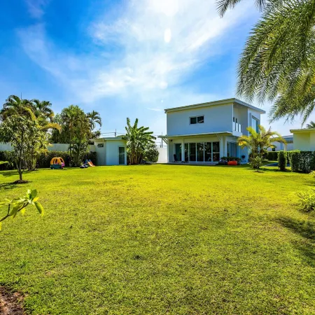 Modern 3 Bedroom Pool Villa PG19
