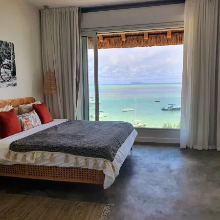 Luxury Beachfront Villa with Private Pool - Jolly's Rock